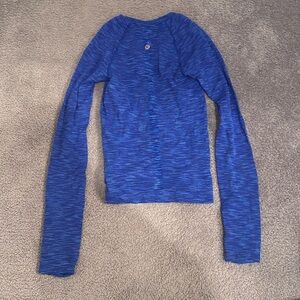 Lululemon swiftly tech limited edition with holographic Lululemon sign on back!